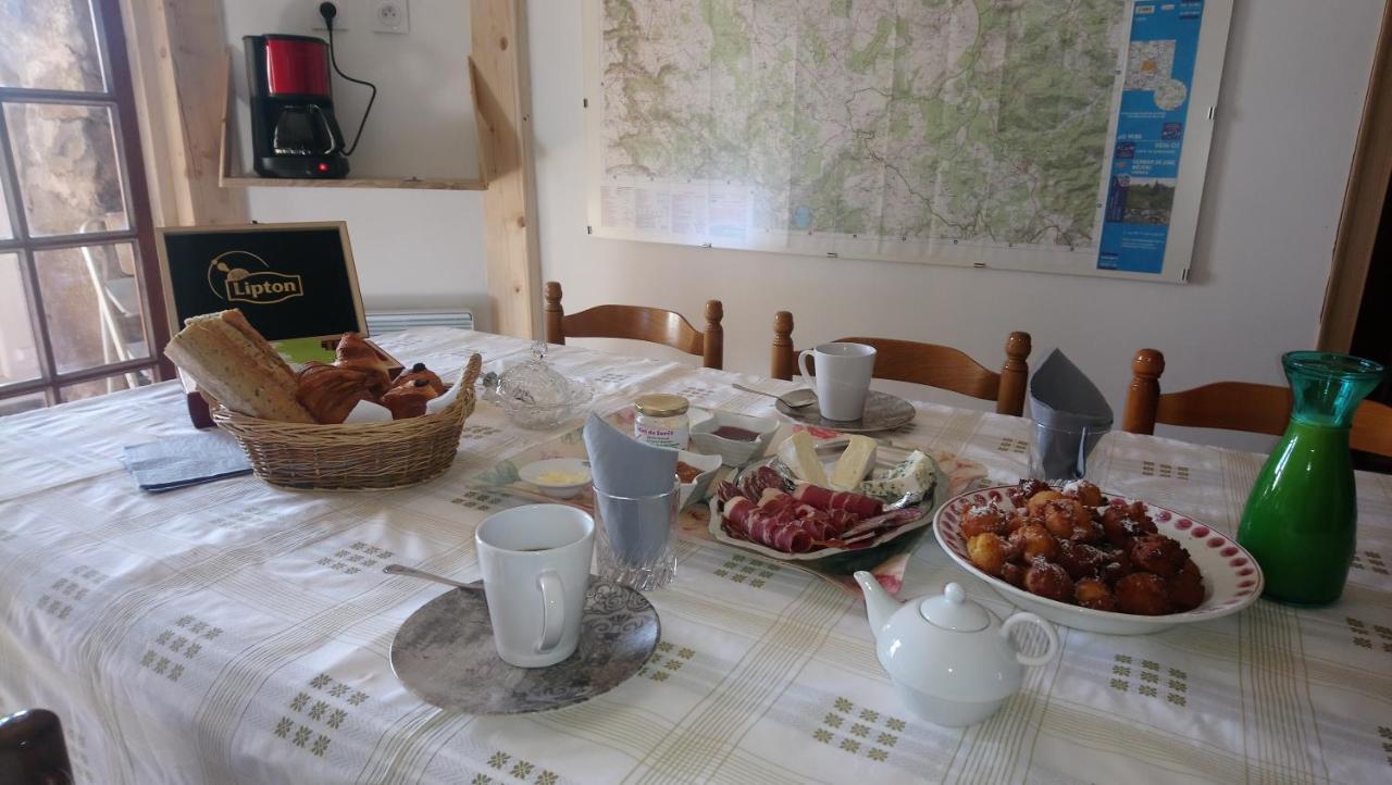 La Ferme Du Crie Bed & Breakfast Chaudeyrolles Exterior photo